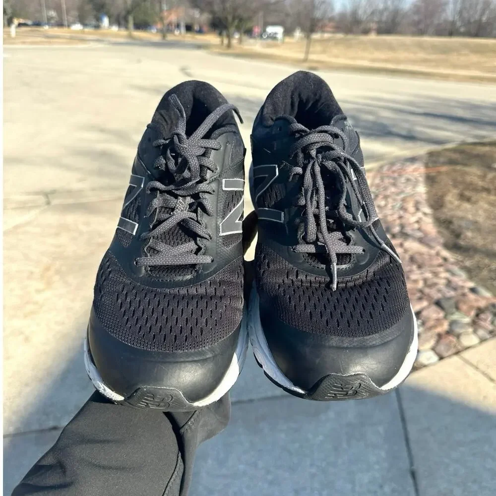 New Balance Men's 840 V4‎ Athletic Running Shoes Size 13 Black Magnet